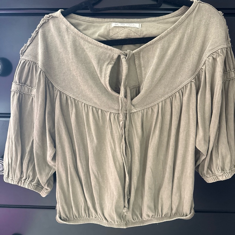 We The Free Green elastic waist/Sleeve T Shirt Sz M. NWOT